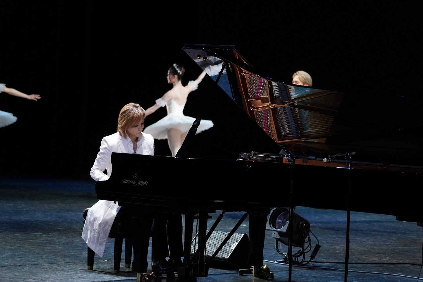 牧阿佐美バレヱ団とYOSHIKI。