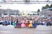 「ときめき▽宣伝部～8th SEASON～ avex 1stシングル inとしまえん」での記念写真。