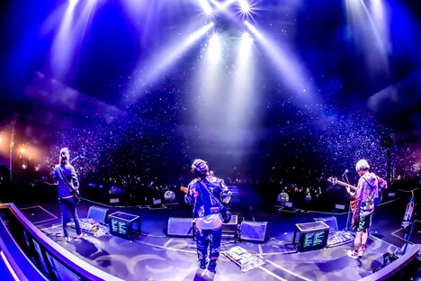 THE ORAL CIGARETTES「Kisses and Kills Tour 2018-2019」神奈川・横浜アリーナ公演の様子。（Photo by Viola Kam [V'z Twinkle]）