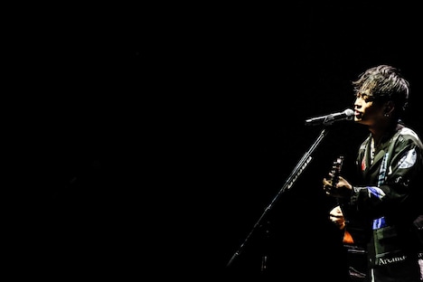 山中拓也（Vo, G）（撮影：鈴木公平）