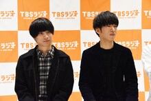 左から尾崎世界観（クリープハイプ）、DJ 松永（Creepy Nuts）。