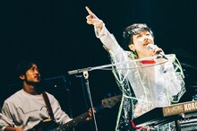 CRCK/LCKS。左から越智俊介、小田朋美。（撮影：垂水佳菜）