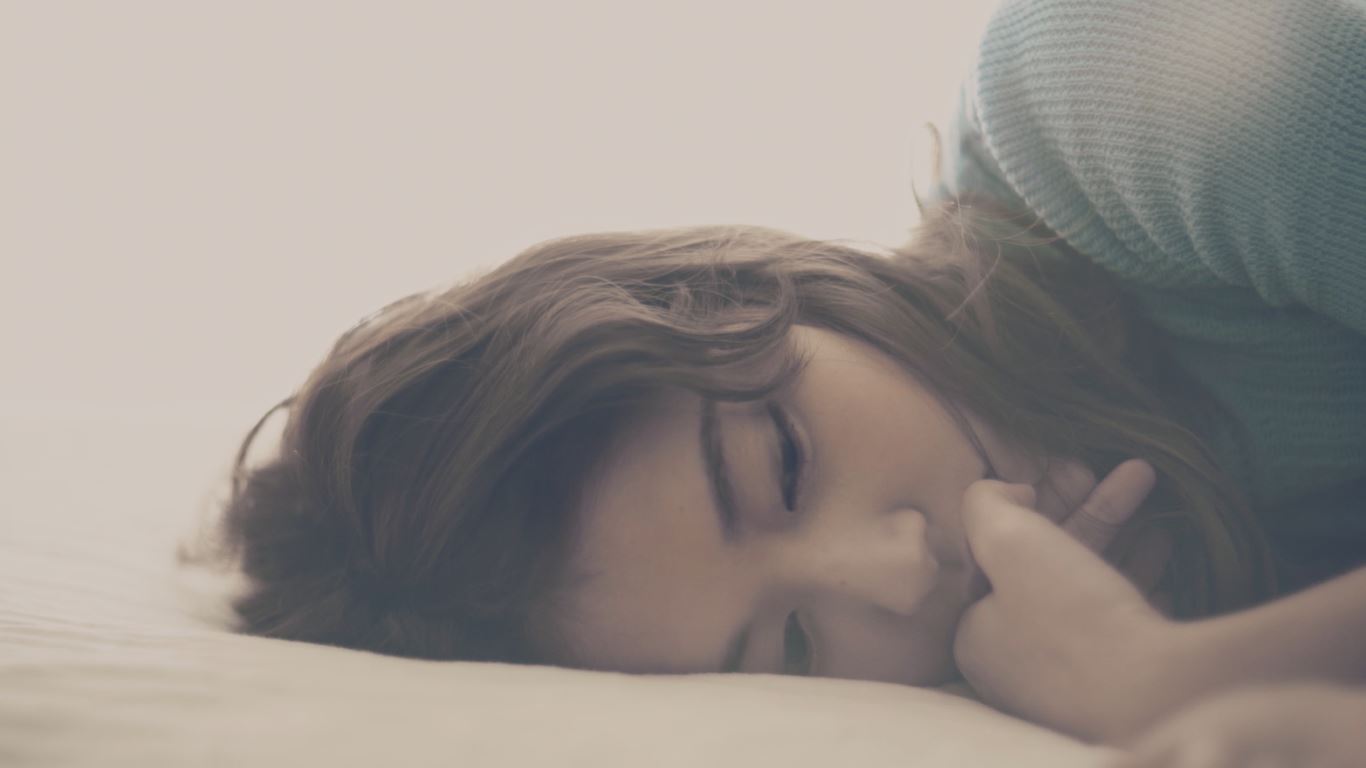 沖ちづる「baby i love you」ミュージックビデオのワンシーン。