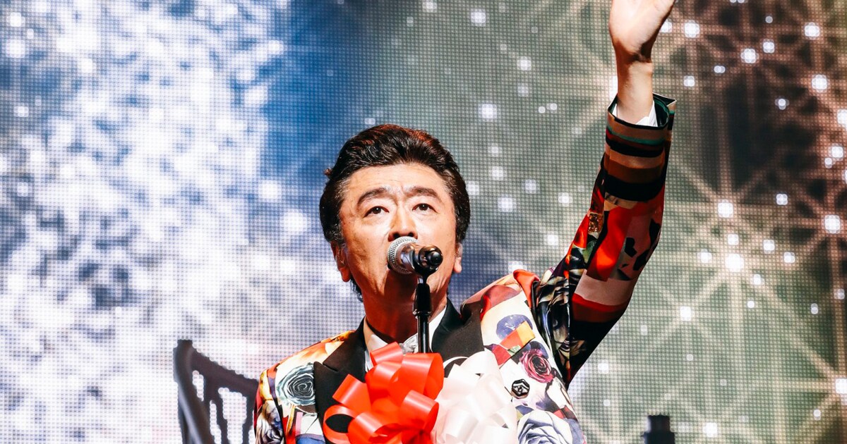 桑田佳祐、昨年開催「ひとり紅白」がパッケージ化！初回盤は全3回の 
