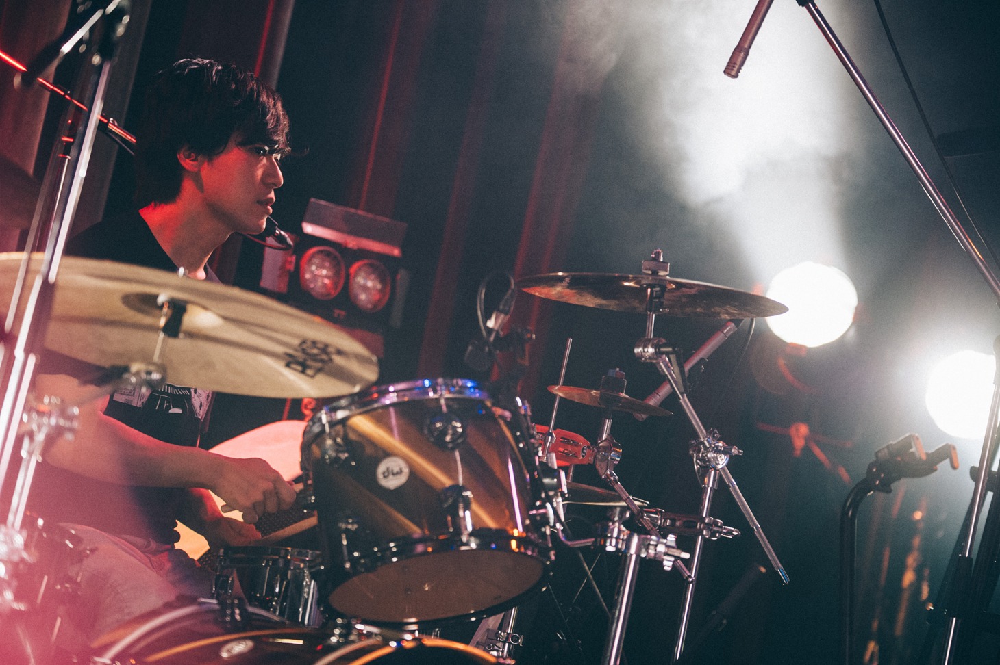 カズマ・タケイ（Dr）（Photo by Kana Tarumi）