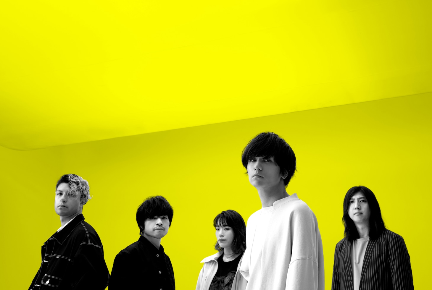 BIGMAMA。右から2番目が金井政人（Vo, G）。