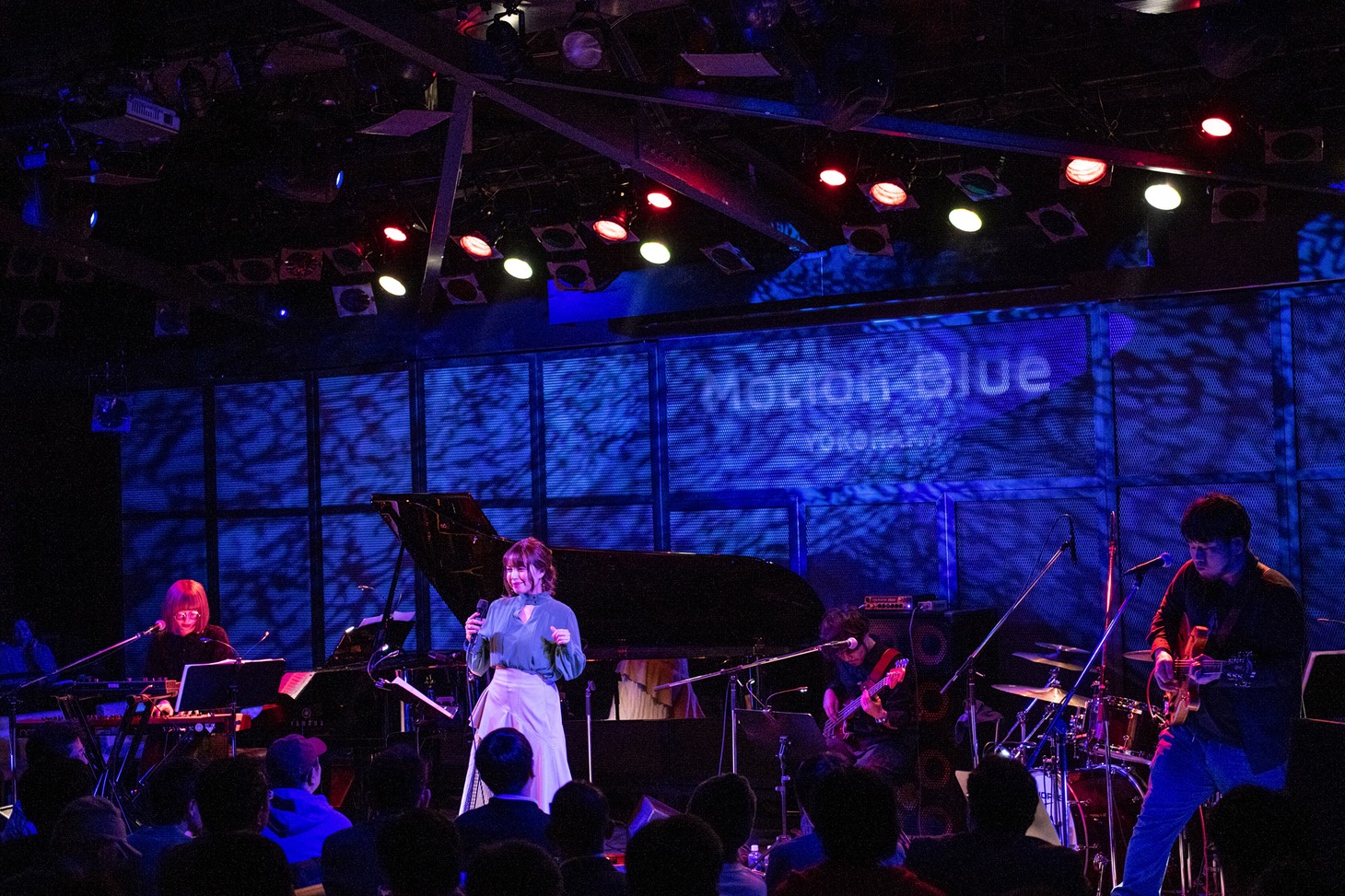 脇田もなり「Almost a Lady Live」の様子。