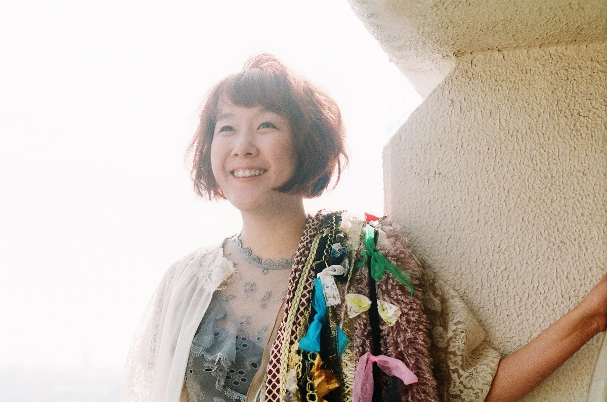 今年メジャーデビューのつるうちはな、新曲「おまじないを君に」を配信リリース