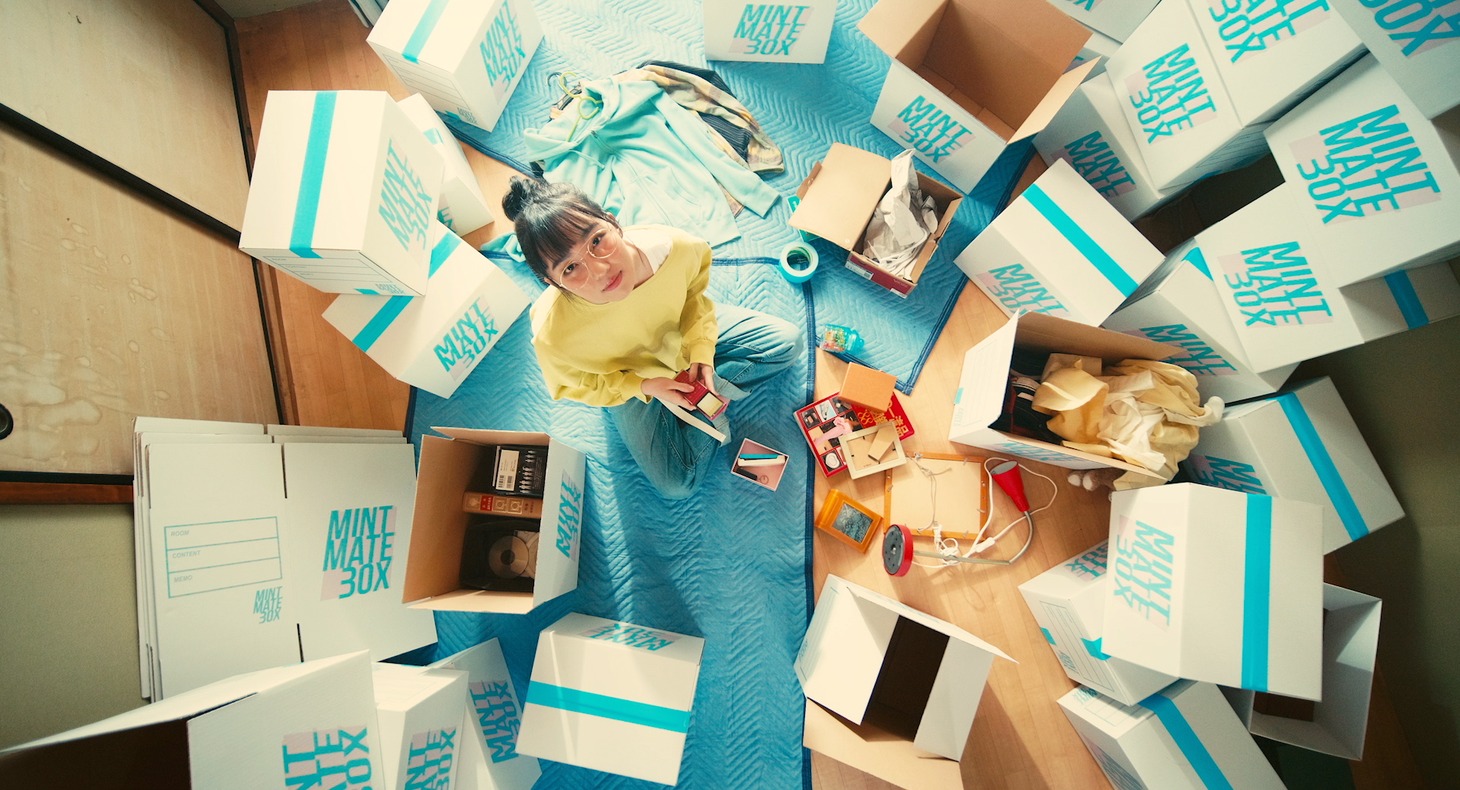MINT mate box「hanabi」ミュージックビデオのワンシーン。