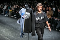 「NEGLECT ADULT PATiENTS」ランウェイショーの様子。