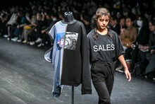 「NEGLECT ADULT PATiENTS」ランウェイショーの様子。