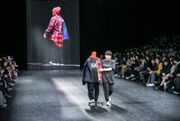 「NEGLECT ADULT PATiENTS」ランウェイショーの様子。