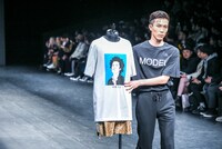 「NEGLECT ADULT PATiENTS」ランウェイショーの様子。