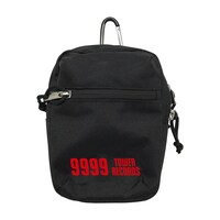 THE YELLOW MONKEY×TOWER RECORDSコラボグッズのカラビナ付きミニポーチ。