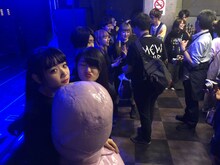 BiS特典会の様子。（写真提供：日本クラウン）