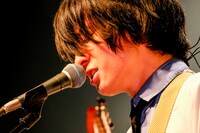 斎藤宏介（Vo, G）（Photo by Viola Kam［V'z Twinkle］）