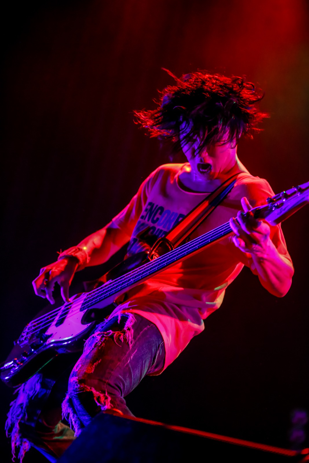 田淵智也（B）（Photo by Viola Kam［V'z Twinkle］）