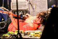 田淵智也（B）（Photo by Viola Kam［V'z Twinkle］）