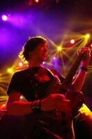 真鍋吉明（G）（撮影：岩佐篤樹）