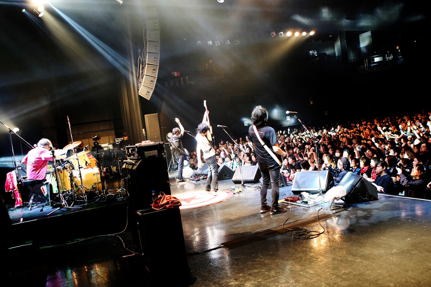 「REBROADCAST TOUR」東京・Zepp Tokyo公演の様子。（撮影：岩佐篤樹）