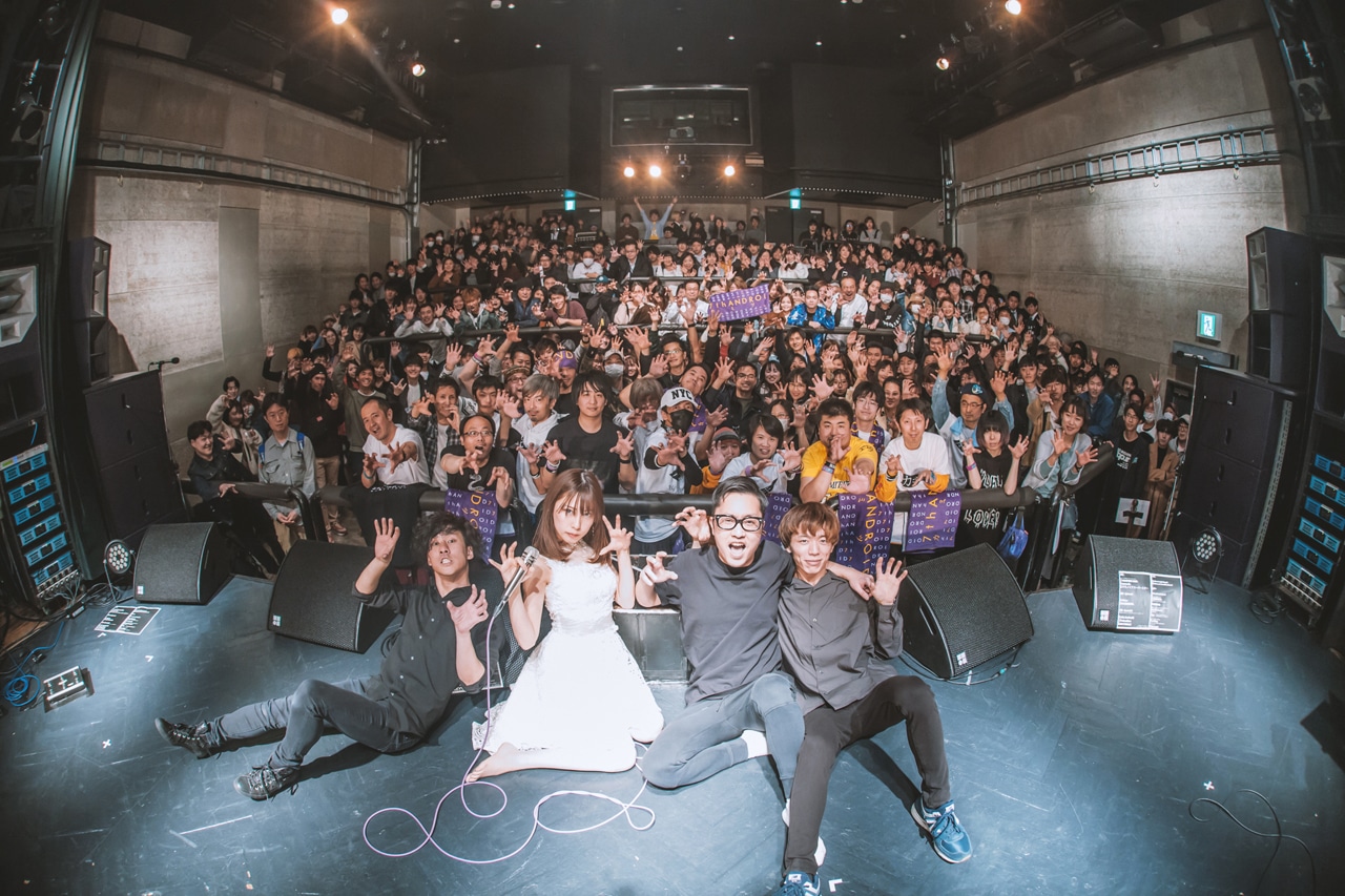 「カミツキ 'Secret Whisper’ TOUR FINAL『噛みついて神ついて』ONE MAN」の様子。（Photo by Shin Ishihara）