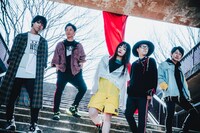 vivid undress。右がsyunn。