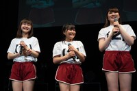 左から新倉愛海、島崎友莉亜、森永新菜。