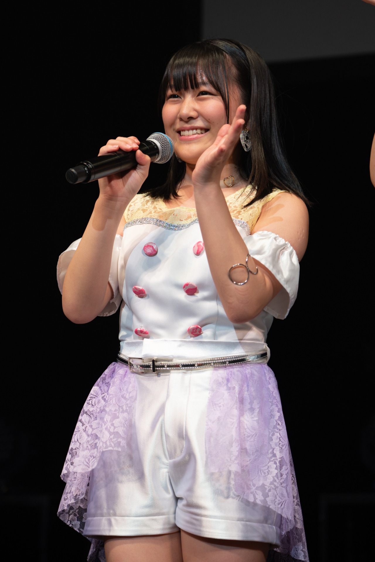 島崎友莉亜