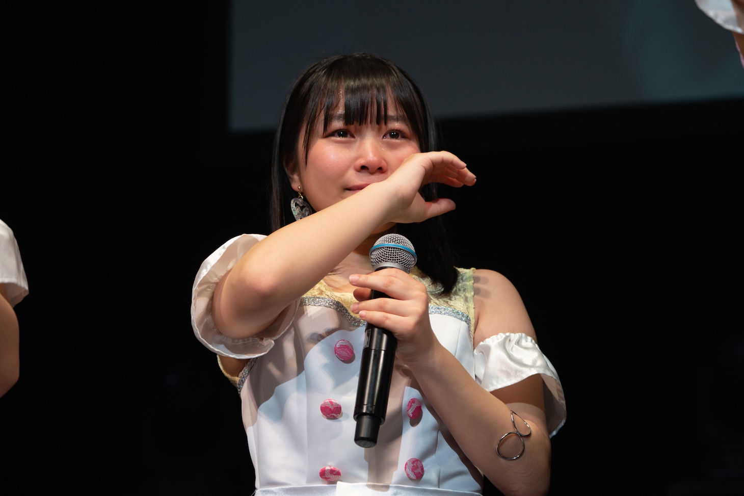 ツアー決定を知り、泣いてしまう島崎友莉亜