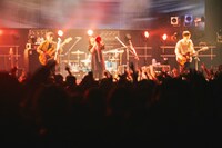 「サイダーガール TOUR2019 サイダーのゆくえ -SPACESHIP IN MY CIDER- FINAL」の様子。（撮影：山川哲矢）