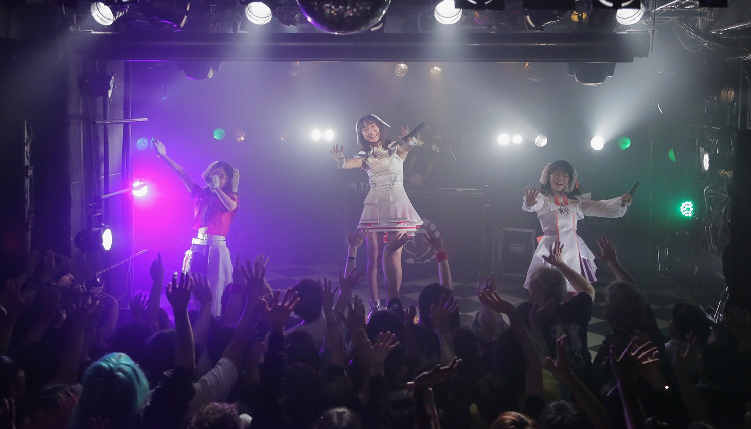 DESURABBITS（photo by Daiki Tajima）
