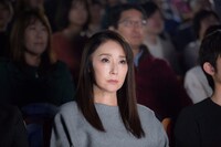 佐藤久美子役の浅野ゆう子。(c)テレビ東京