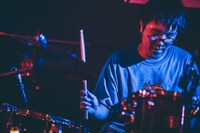 岩方ロクロー（Dr）（撮影：西槙太一）