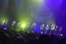 さくら学院「The Road to Graduation 2018 ～放課後アンソロジー レッツ スタンディング～」の様子。