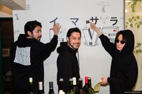 オフィシャルグッズを着用したTHE XXXXXX。