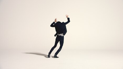 「THE SHOT」テレビCM「マイウェイでいこうぜ篇」より。