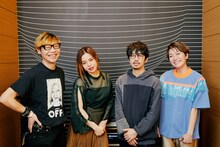 「APPLE VINEGAR -Music Award-」審査員。左から日高央（THE STARBEMS）、Chara、後藤正文（ASIAN KUNG-FU GENERATION）、福岡晃子（ex. チャットモンチー）。