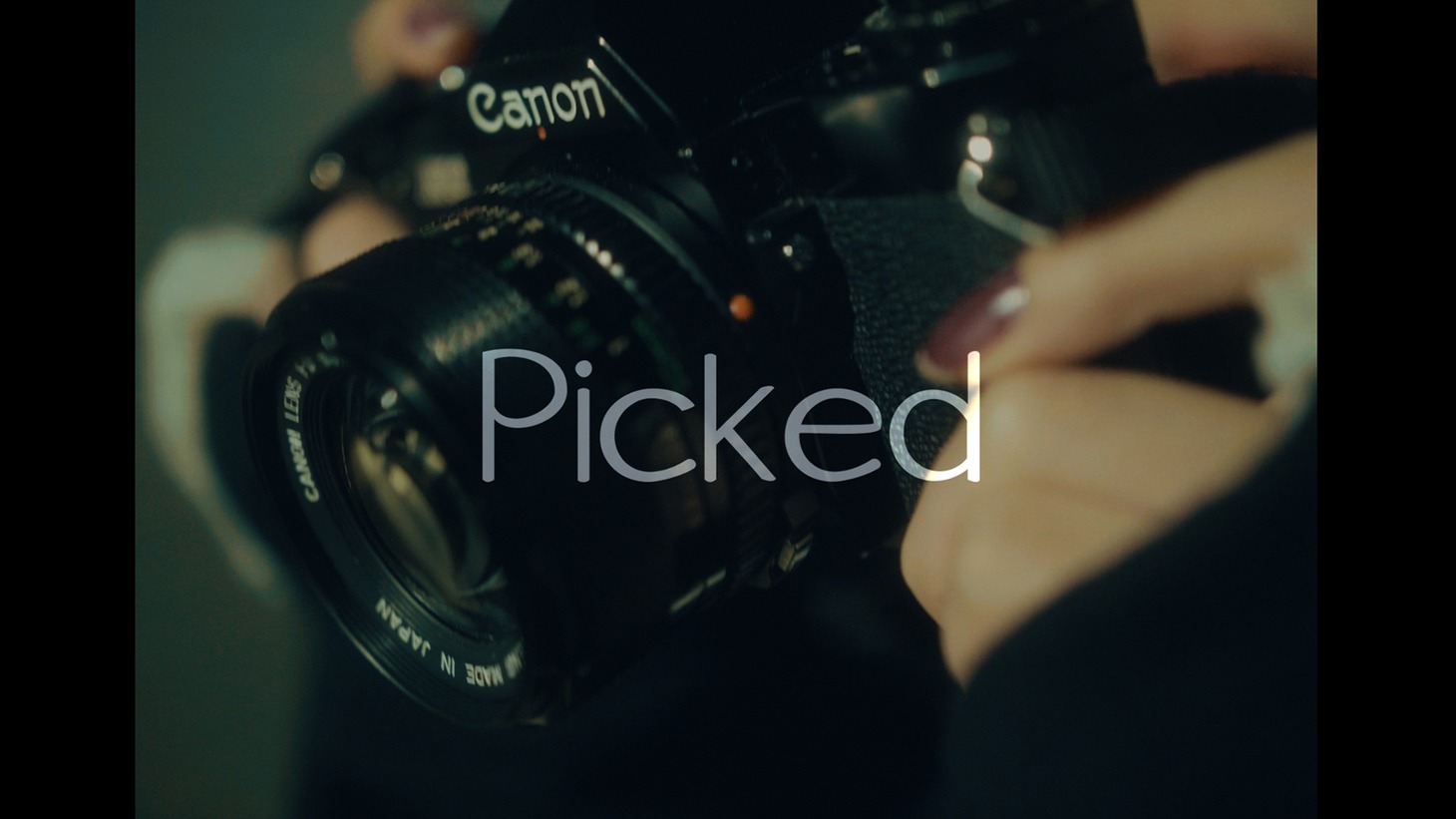 グーグールル「Picked」ミュージックビデオのワンシーン。
