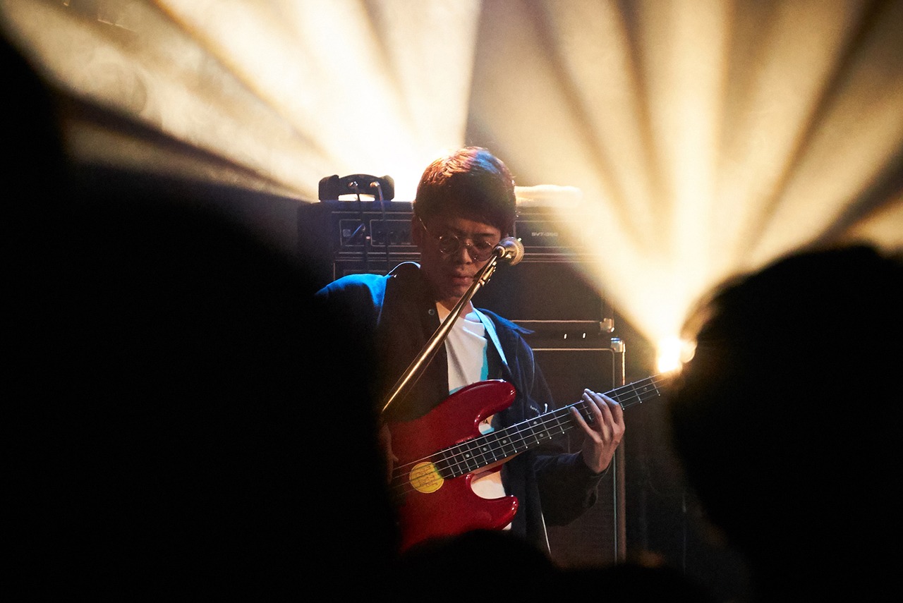 ケンシロウ（サポートベース / Tempalay）（Photo by Yoshiaki Miura）