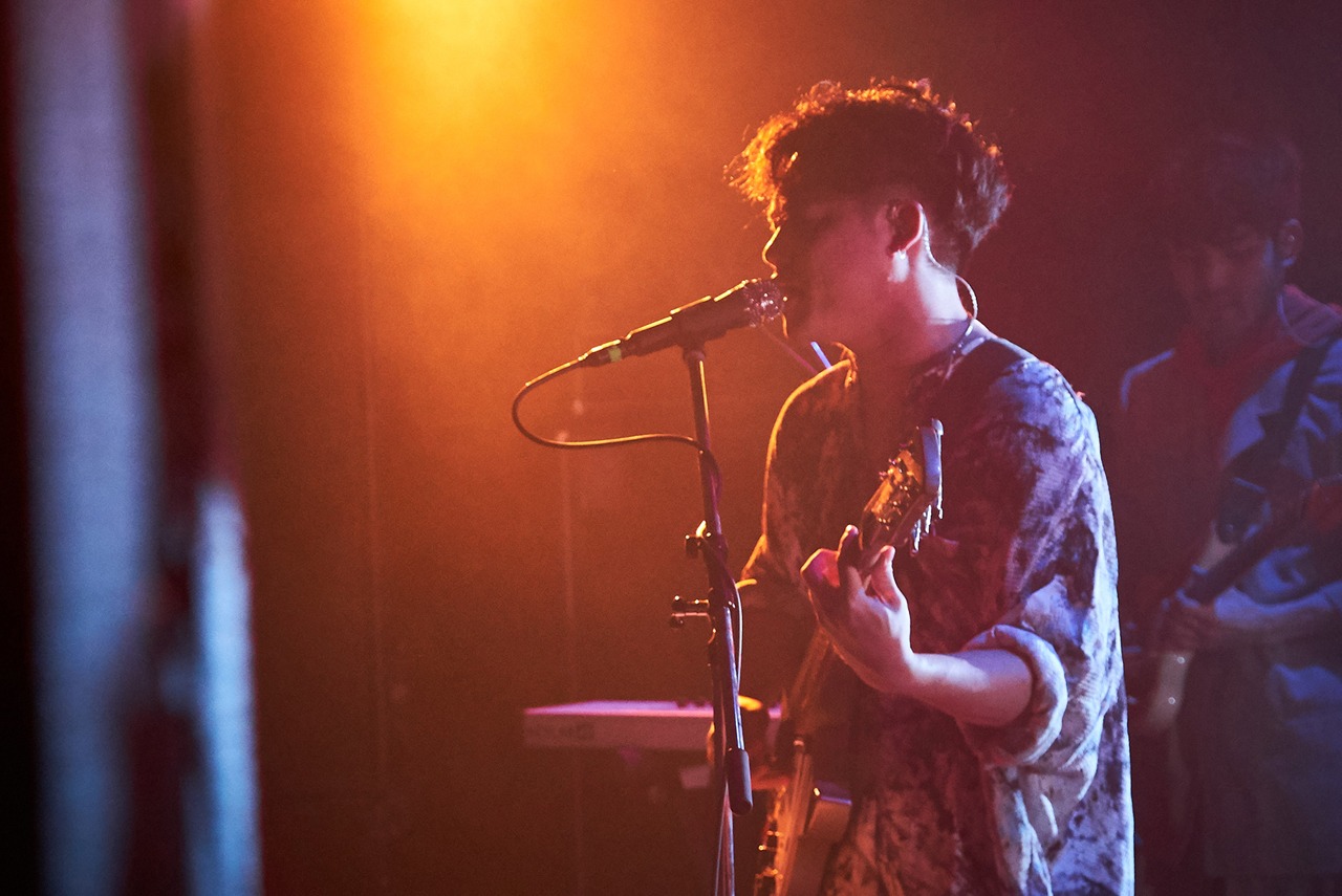 Yuto Uchino（Vo, G, Syn / The fin.）（Photo by Yoshiaki Miura）