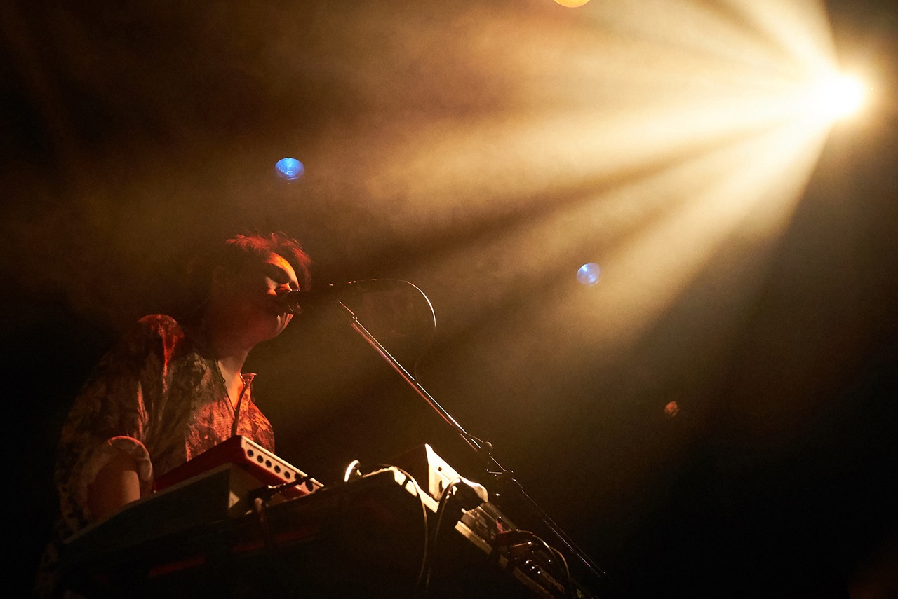 Yuto Uchino（Vo, G, Syn / The fin.）（Photo by Yoshiaki Miura）