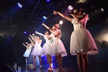 「ハコイリ▽ムスメの定期便3月号～合言葉は『ごきげんよう』！～」の様子。