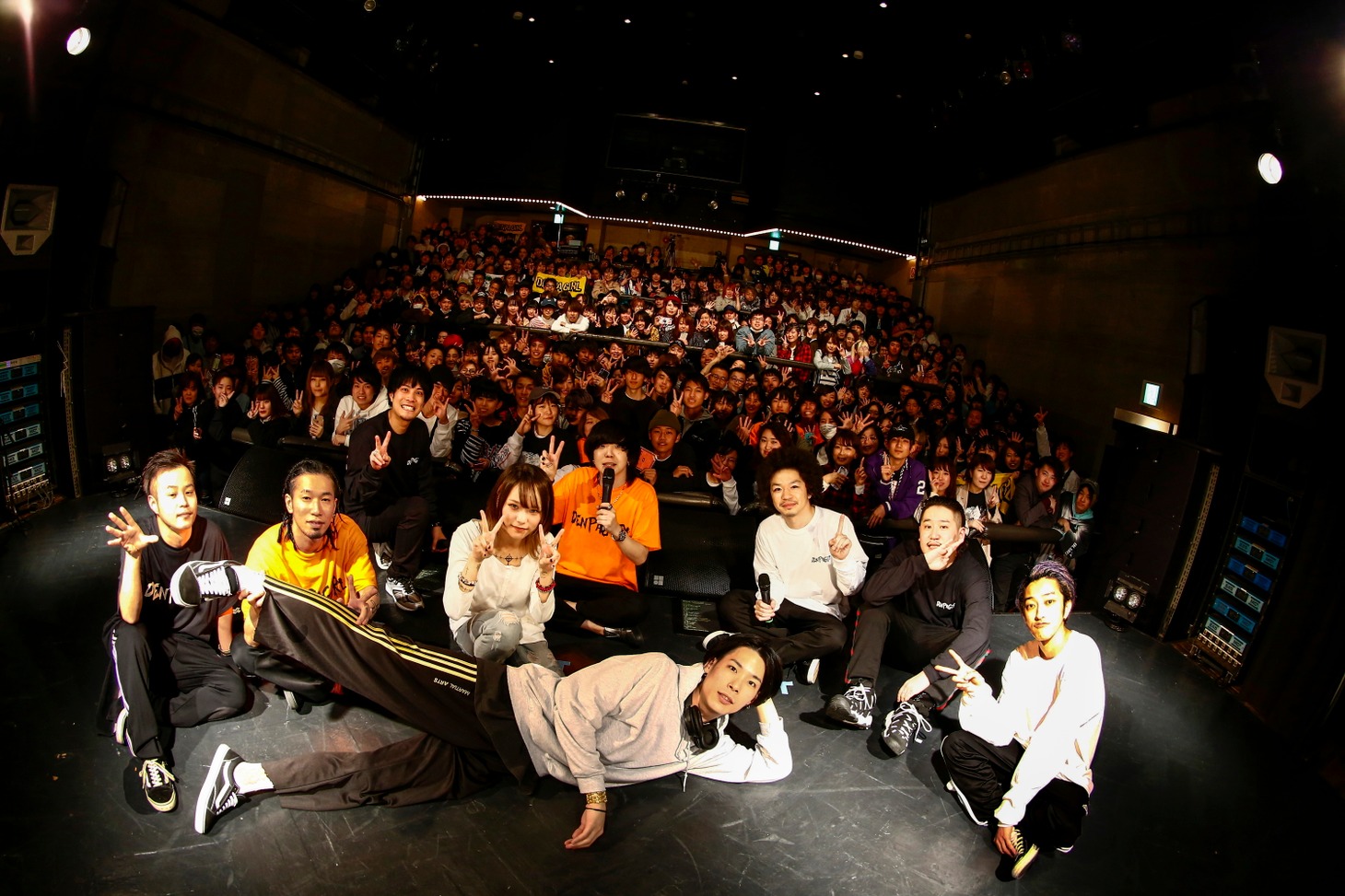 電波少女「Q」Release Partyの様子。（撮影：伊藤麻矢）