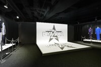 展示会「俺 矢沢永吉」ライブ映像上映イメージ