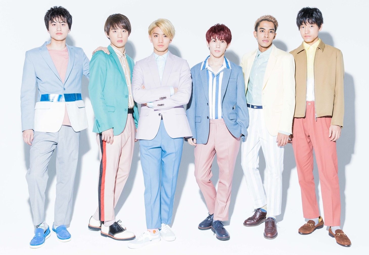 Aぇ！ group。左から小島健、福本大晴、正門良規、末澤誠也、草間リチャード敬太、佐野晶哉。