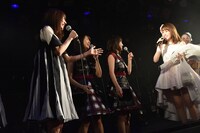 左から私立恵比寿中学の真山りか、ももいろクローバーZの佐々木彩夏と百田夏菜子、S★スパイシー。