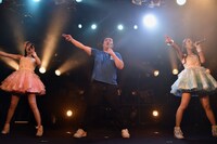 「私を二郎に連れてって」を披露するS★スパイシーと堤下敦（インパルス）。