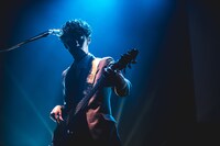 奥野翔太（B, Cho）（Photo by Yuto Fukada）