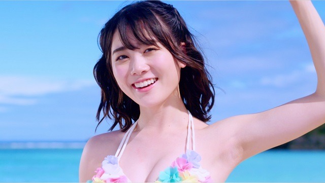 虹のコンキスタドール「愛をこころにサマーと数えよ」MVのワンシーン。