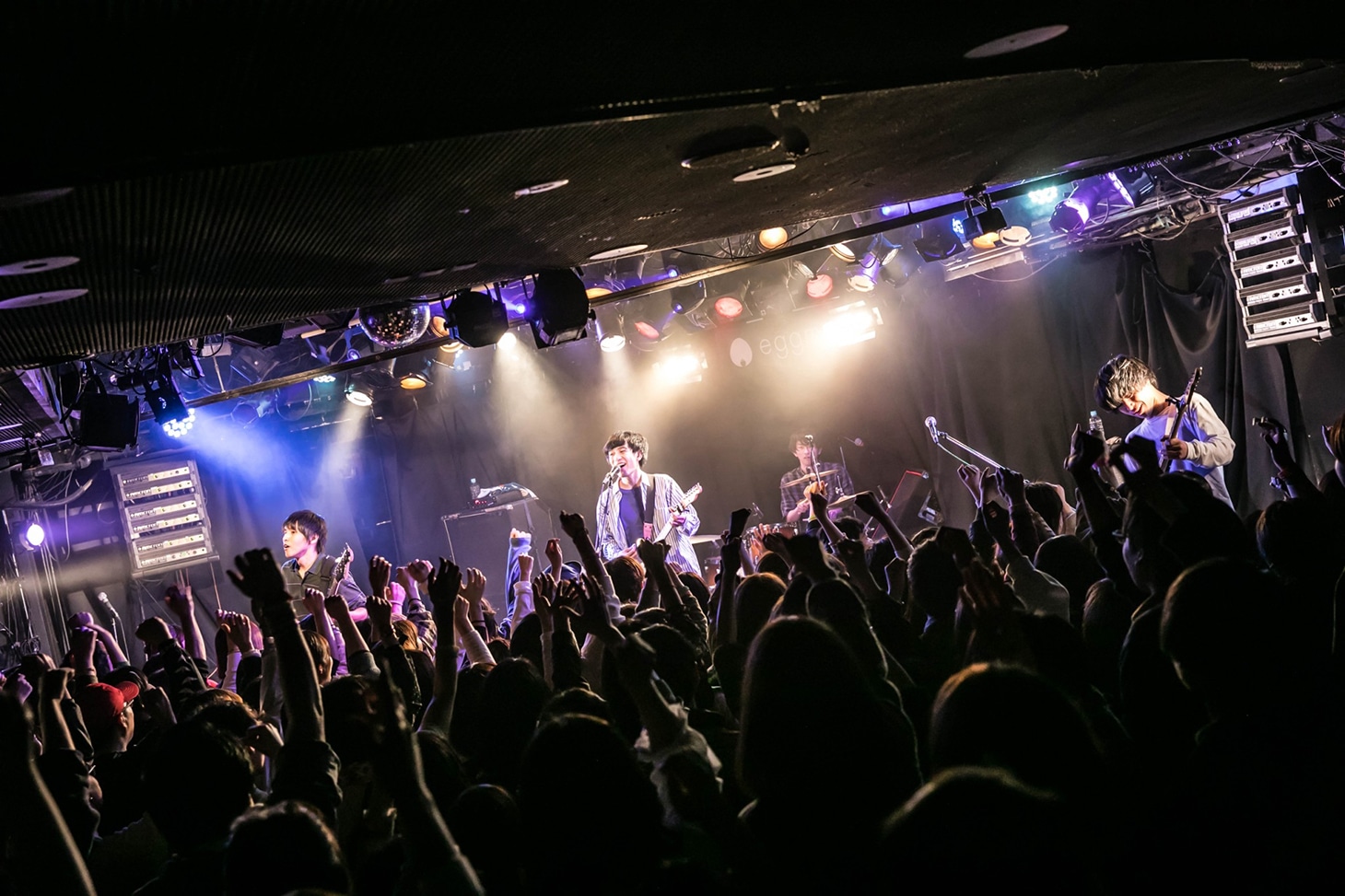 the quiet room「TOUR 2019“熱狂のゆくえと新しい日々のはじまり”」3月31日公演の様子。（撮影：中山優司）
